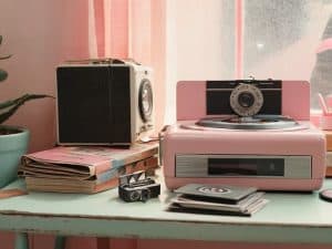 Scroll Stopper: Creating Retro-inspired Social Media Templates